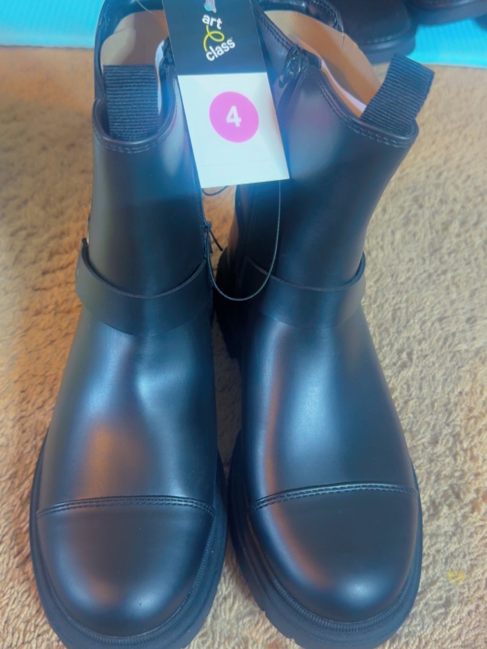 art class Black Kids Crosby Boots size 4